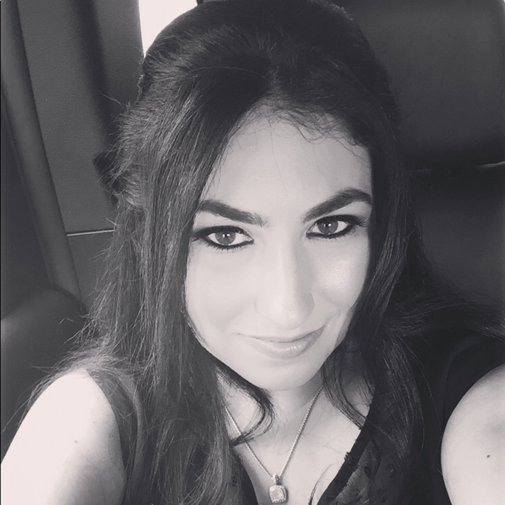 Meet your Posher, Sari